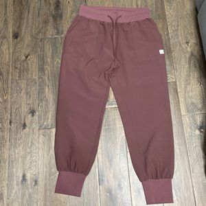 Vuori joggers maroon size small